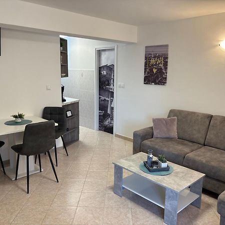 Apartments Vilma Ловран Экстерьер фото