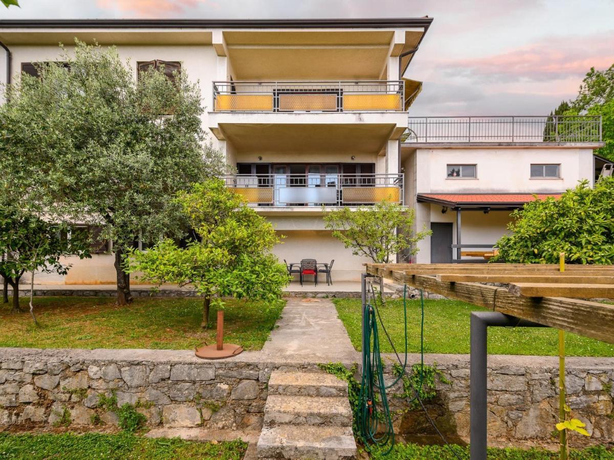 Apartments Vilma Ловран Экстерьер фото